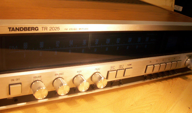 TANDBERG TR-2025
