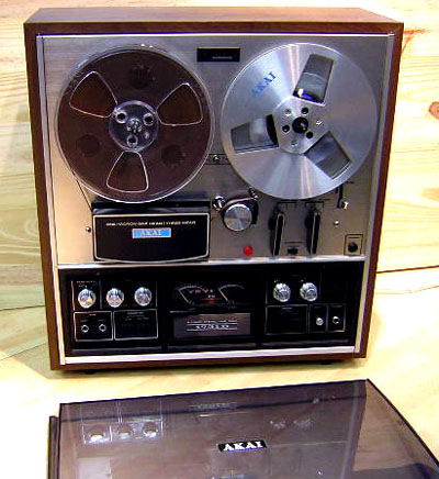 AKAI 1731D